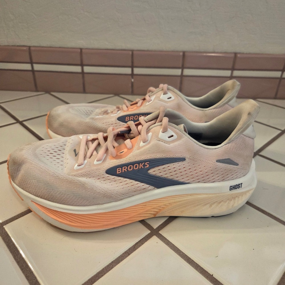 Brooks Ghost Max Women 8 Wide Pink Peach Running Shoes 1204821D161